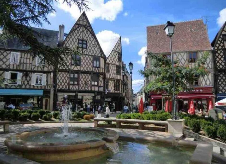 Maison De Ville Bourges Exteriör bild